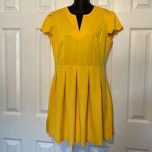 Yellow scalloped hem dress